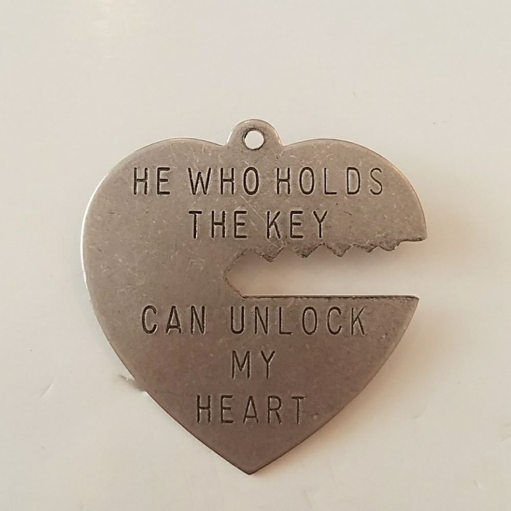 GASOLINE GLAMOUR HEART pin